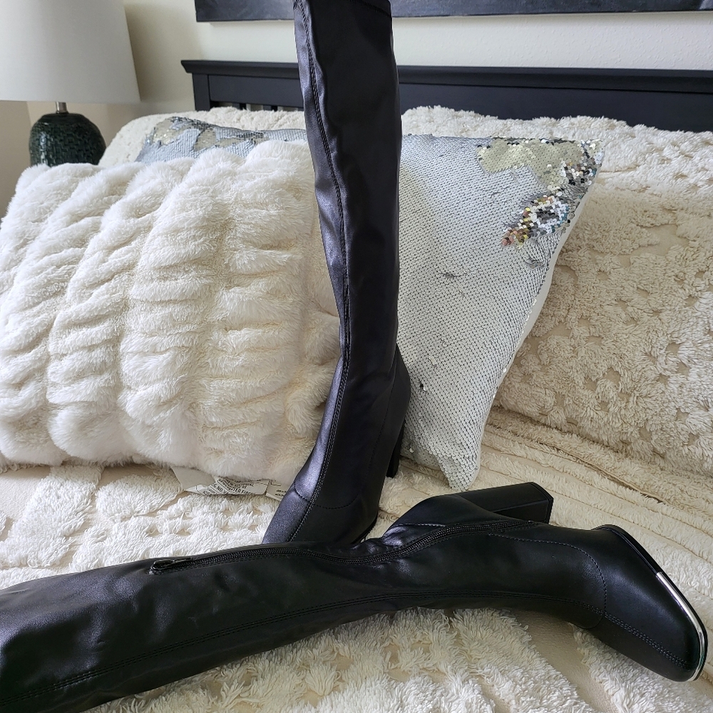 Faux leather square high boots,size US6,5,black color,side zipper,PU leather
